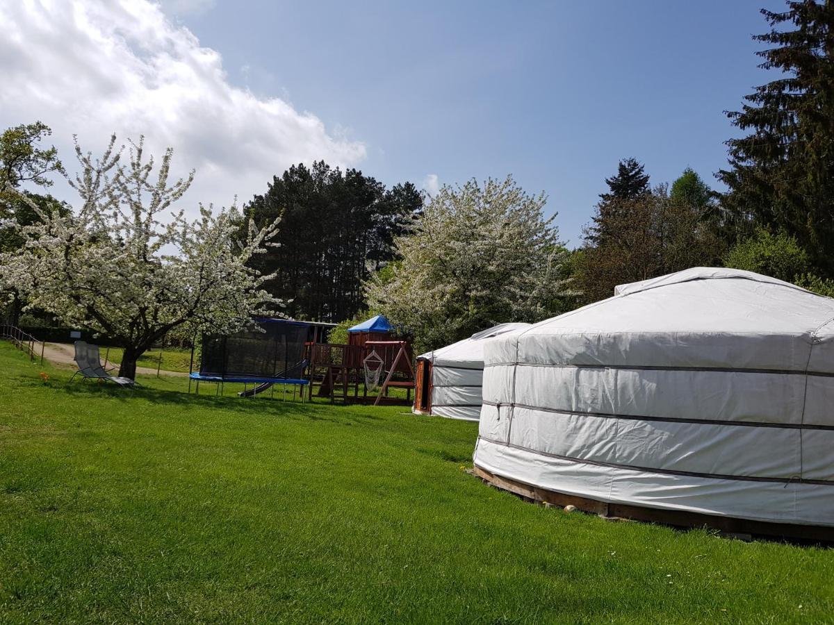 Pension New Nomads Zesch Bagian luar foto